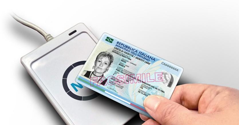 Manovra: arriva la carta d'identità elettronica presso le 